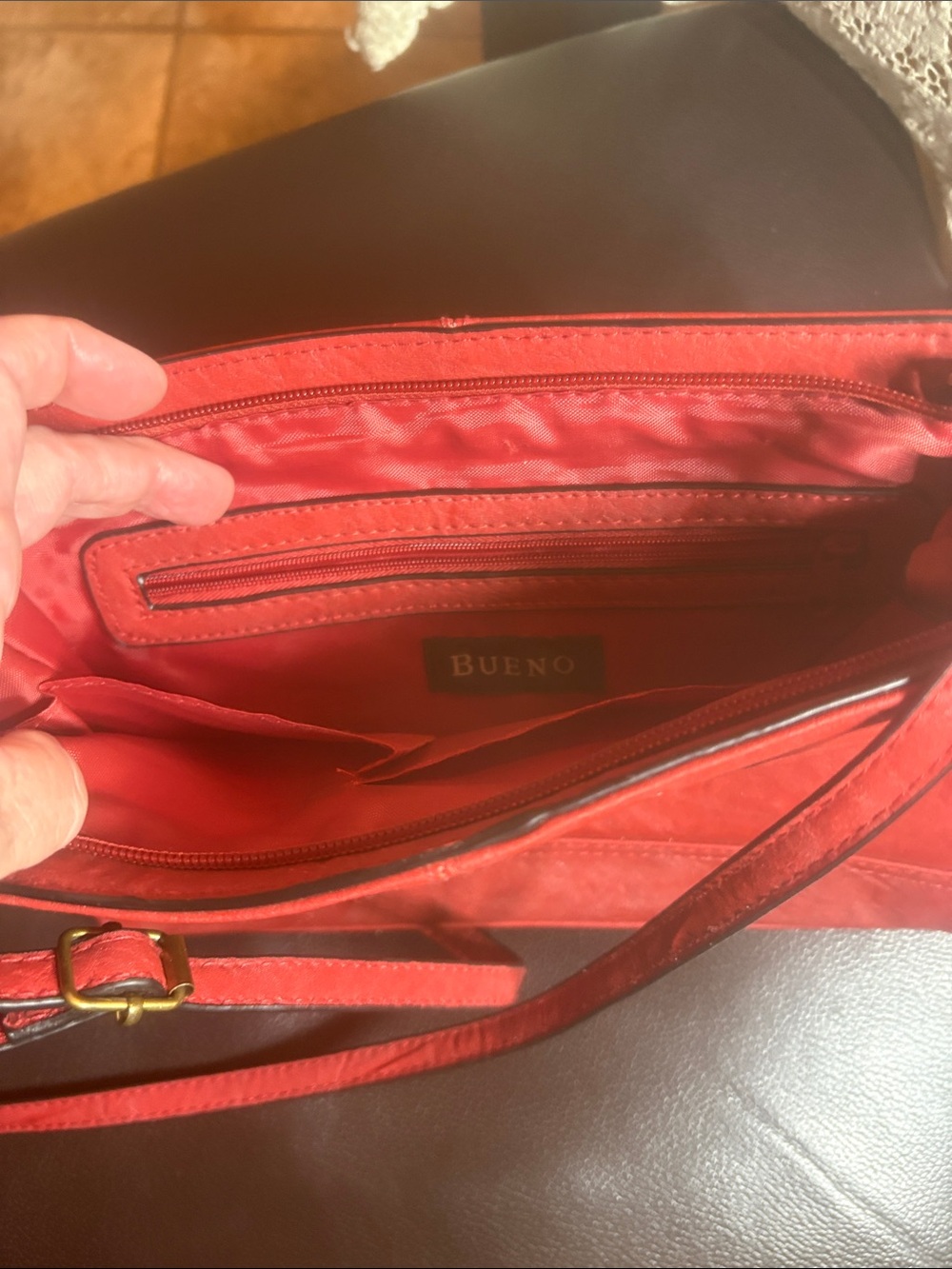Bueno Vibrant Red/rust Leather Shoulder Bag